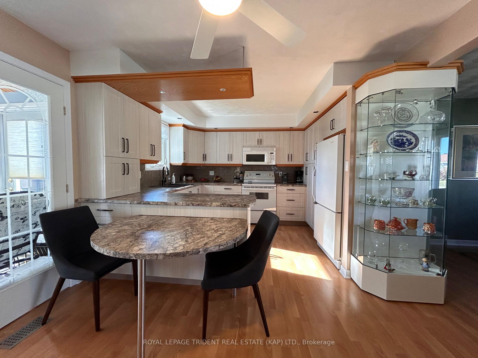Photo 10 of 6 Seaborne Crescent S, Kapuskasing — HOMEH
