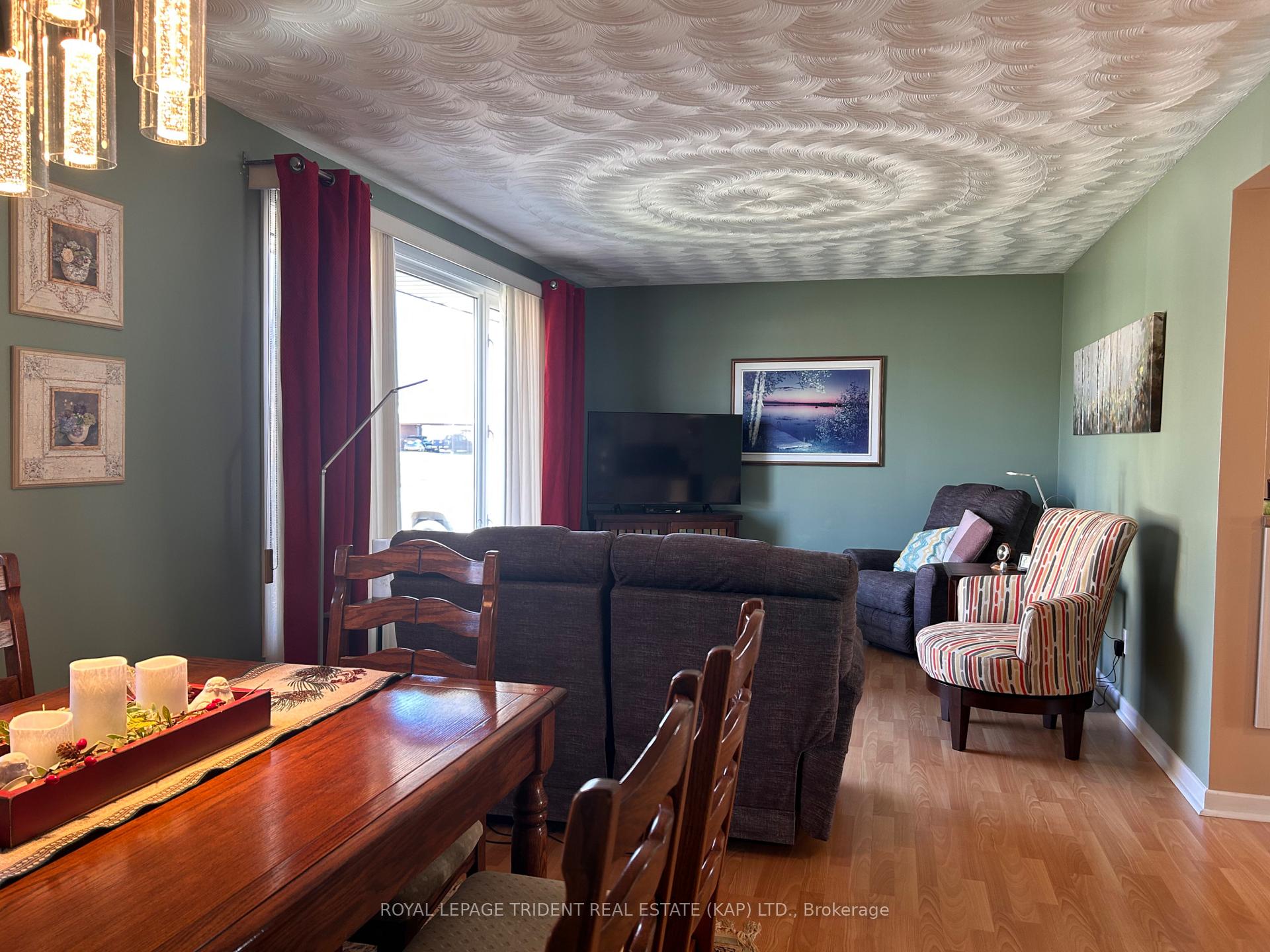 Photo 16 of 6 Seaborne Crescent S, Kapuskasing — HOMEH