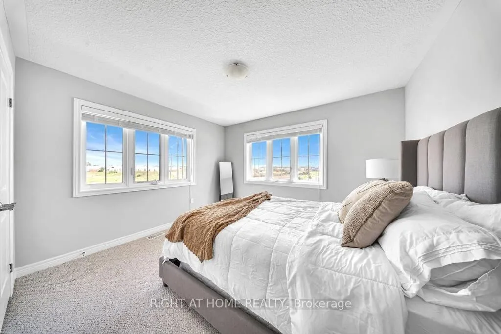 Photo 19 of 170 Dalgleish Trail, Hamilton, Rural Glanbrook — HOMEH