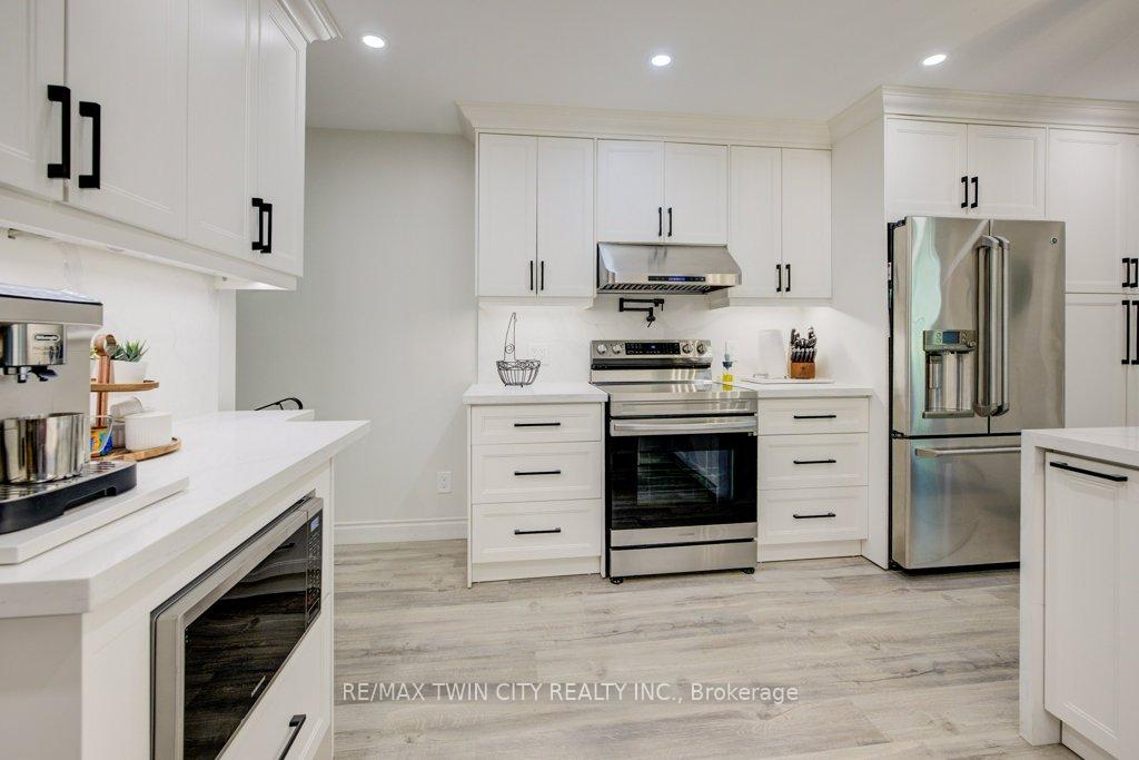Photo 6 of Unit UPPER, 14 Dunsmere Court, Kitchener — HOMEH