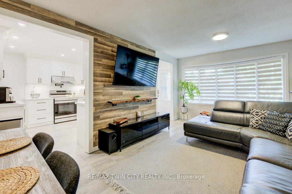 Photo 9 of Unit UPPER, 14 Dunsmere Court, Kitchener — HOMEH