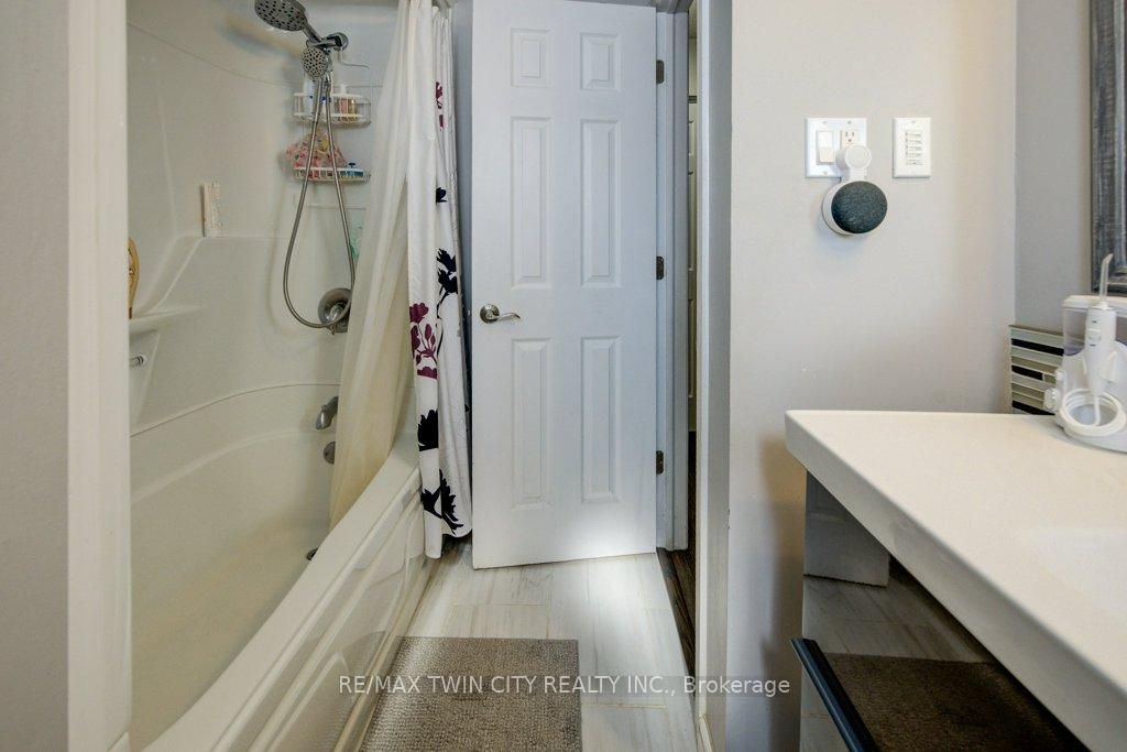 Photo 13 of Unit UPPER, 14 Dunsmere Court, Kitchener — HOMEH