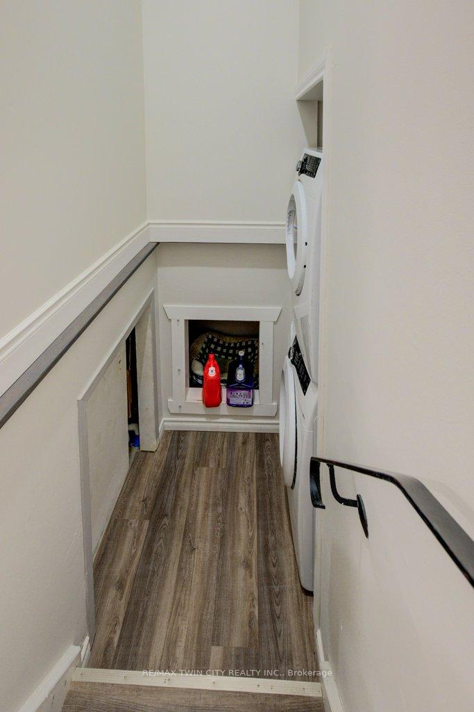 Photo 15 of Unit UPPER, 14 Dunsmere Court, Kitchener — HOMEH
