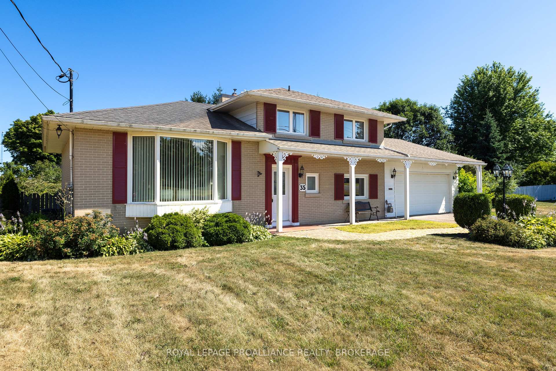 Photo 1 of 35 Manitou Crescent E, Loyalist, Amherstview — HOMEH