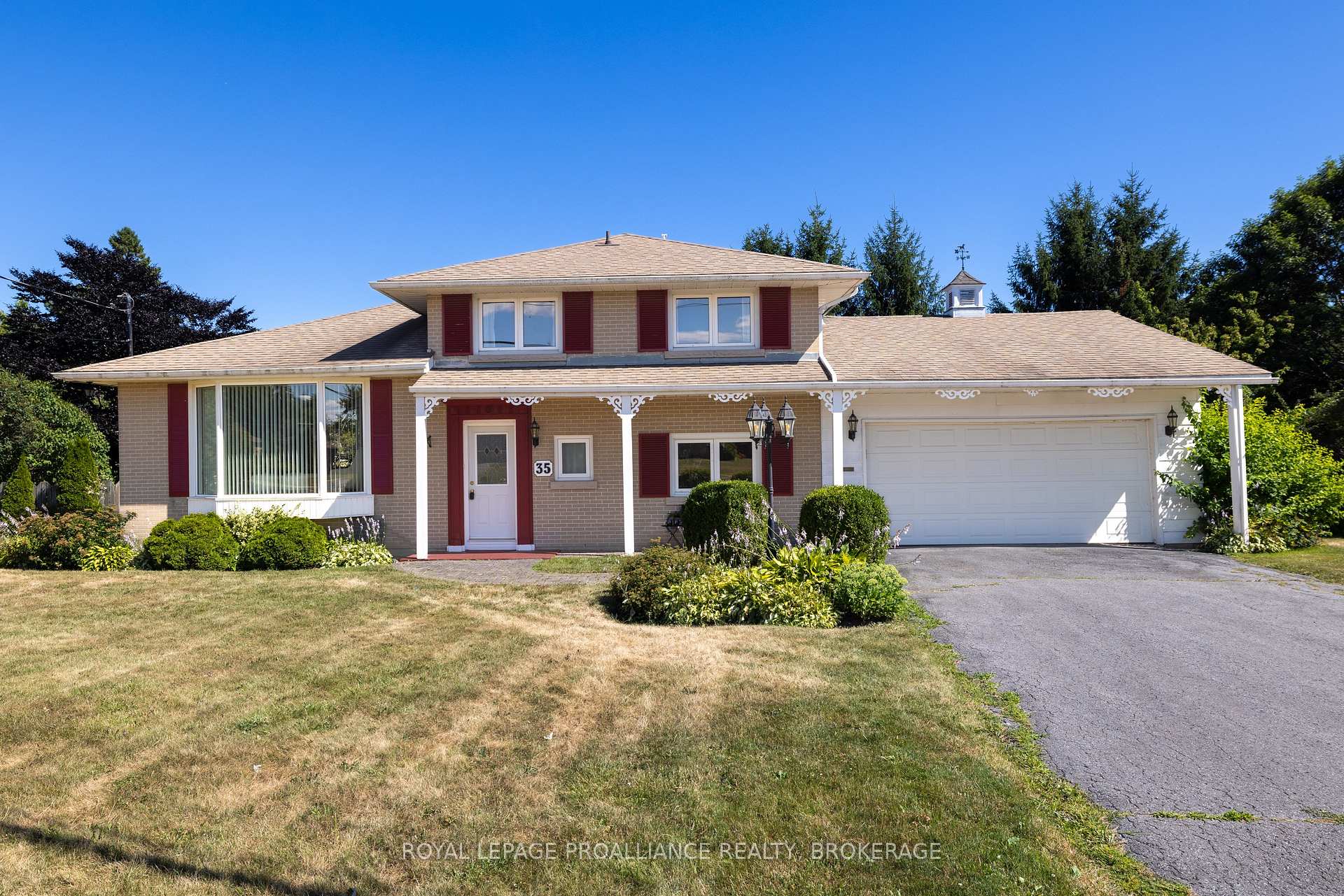 Photo 2 of 35 Manitou Crescent E, Loyalist, Amherstview — HOMEH