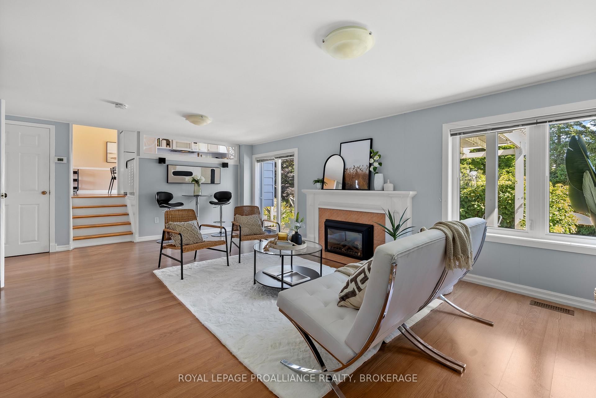 Photo 9 of 35 Manitou Crescent E, Loyalist, Amherstview — HOMEH