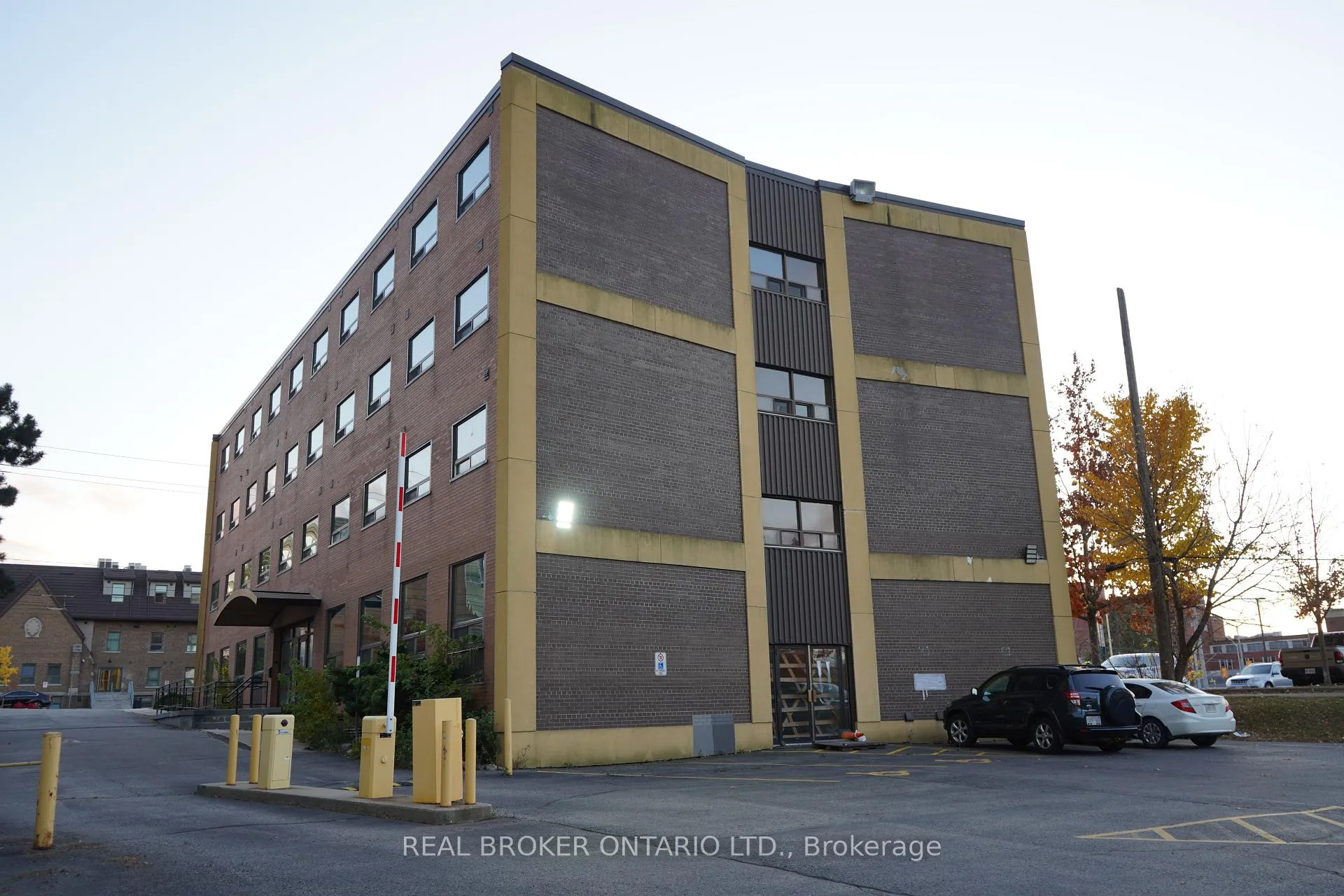 Photo 2 of 824 King Street W, Kitchener — HOMEH