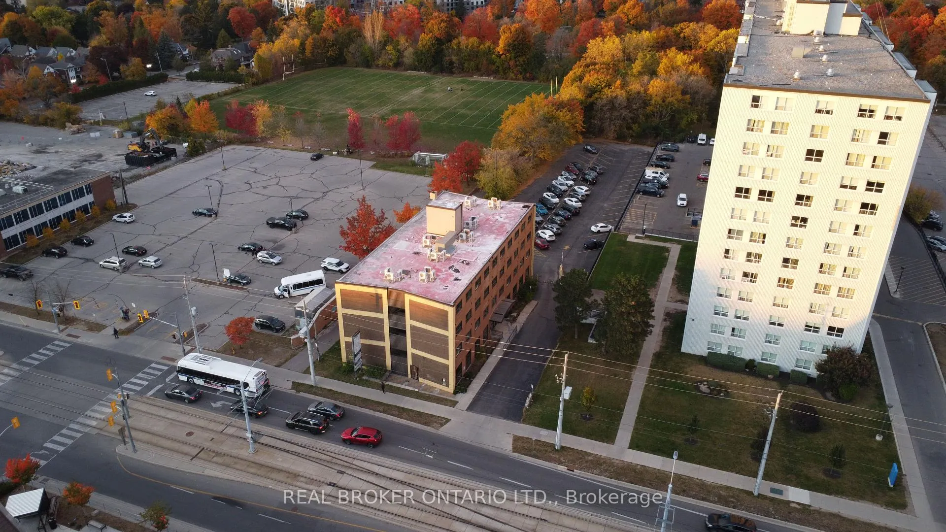 Photo 9 of 824 King Street W, Kitchener — HOMEH