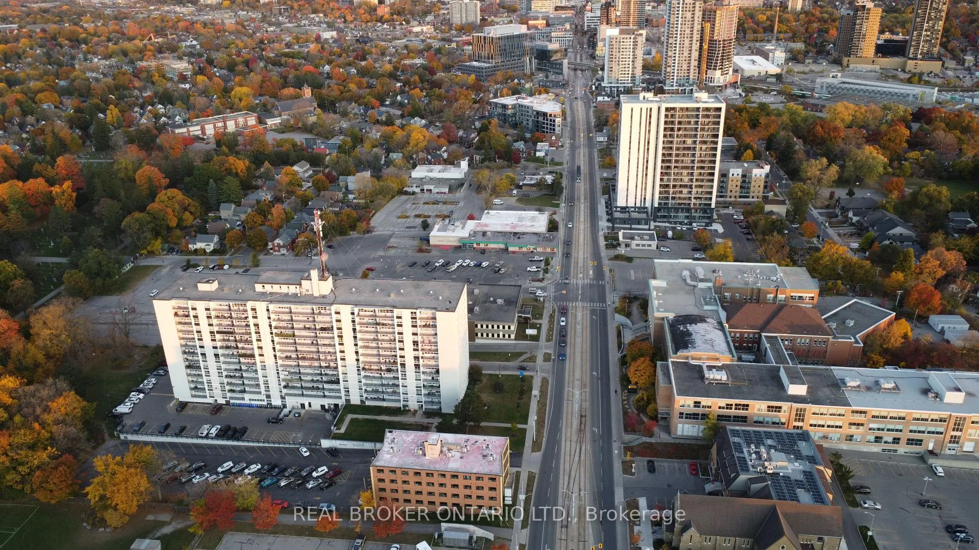 Photo 12 of 824 King Street W, Kitchener — HOMEH