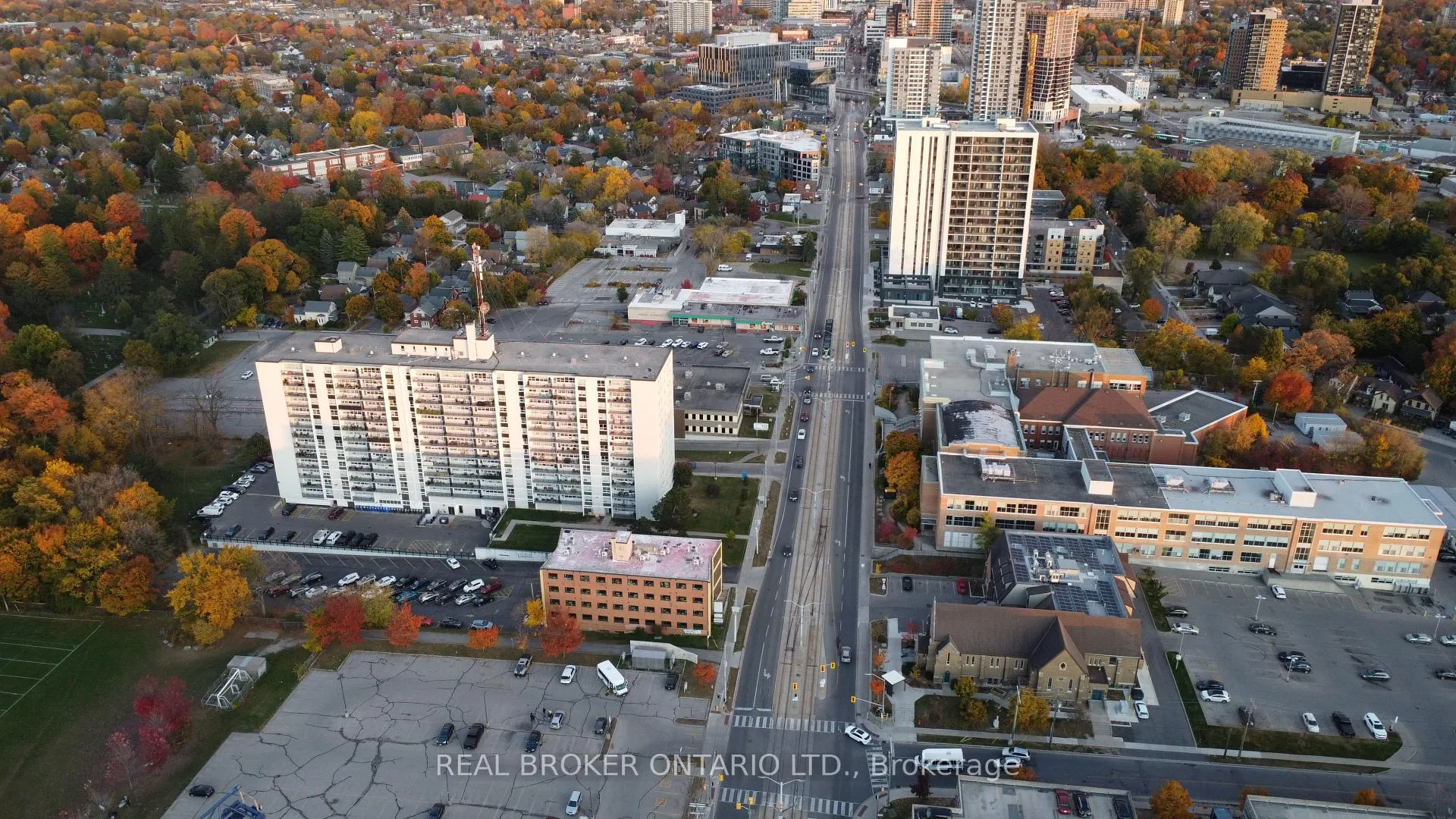 Photo 13 of 824 King Street W, Kitchener — HOMEH