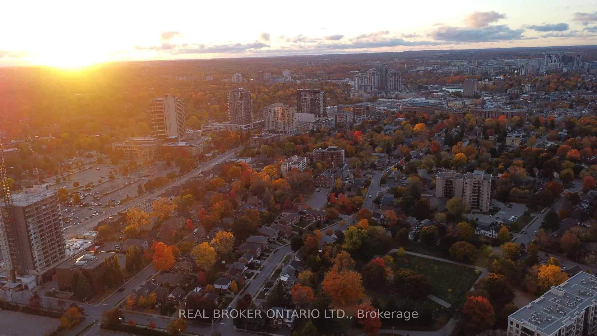Photo 16 of 824 King Street W, Kitchener — HOMEH