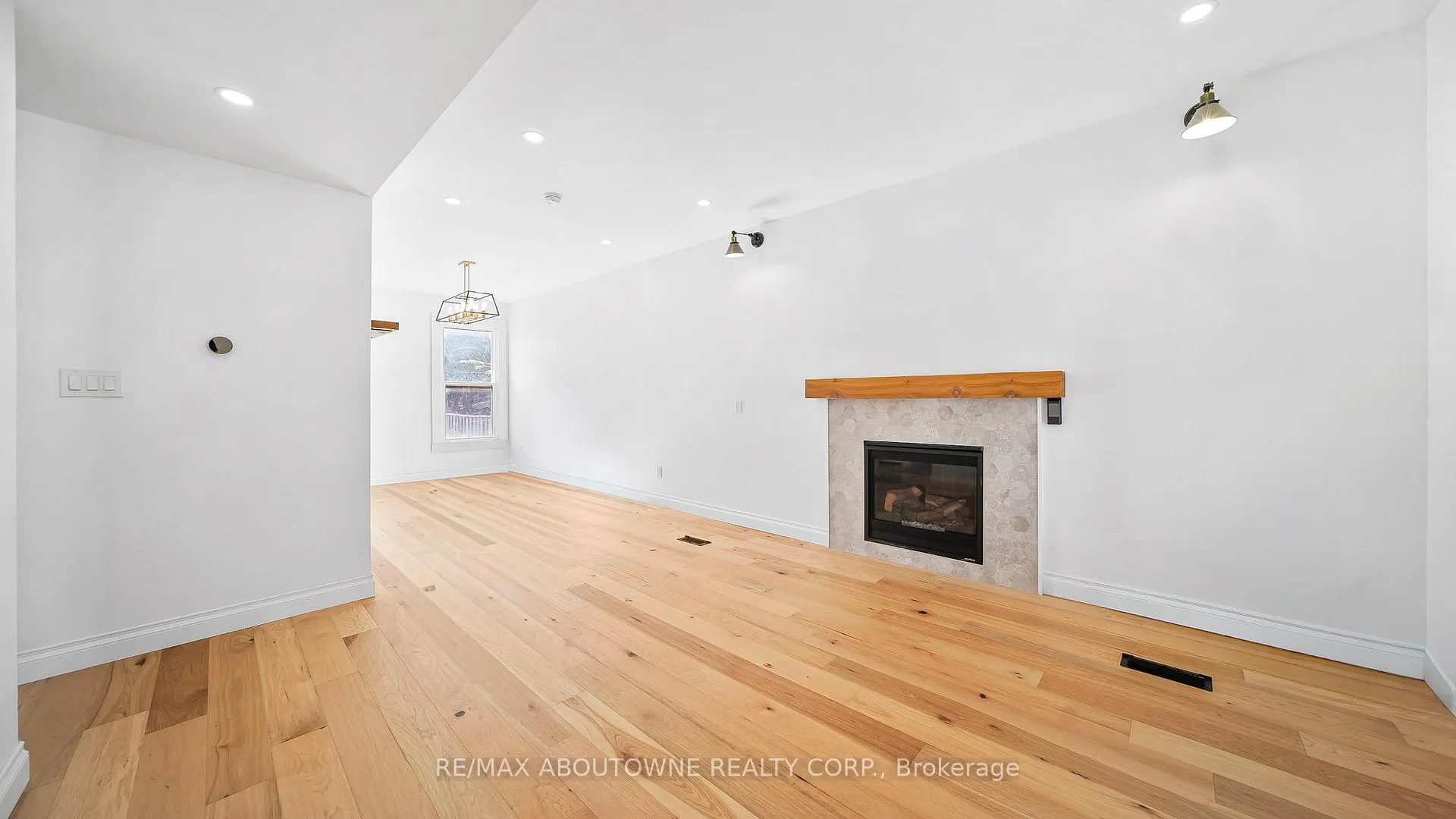 Photo 9 of 708 Wilson Street, Hamilton, Gibson — HOMEH
