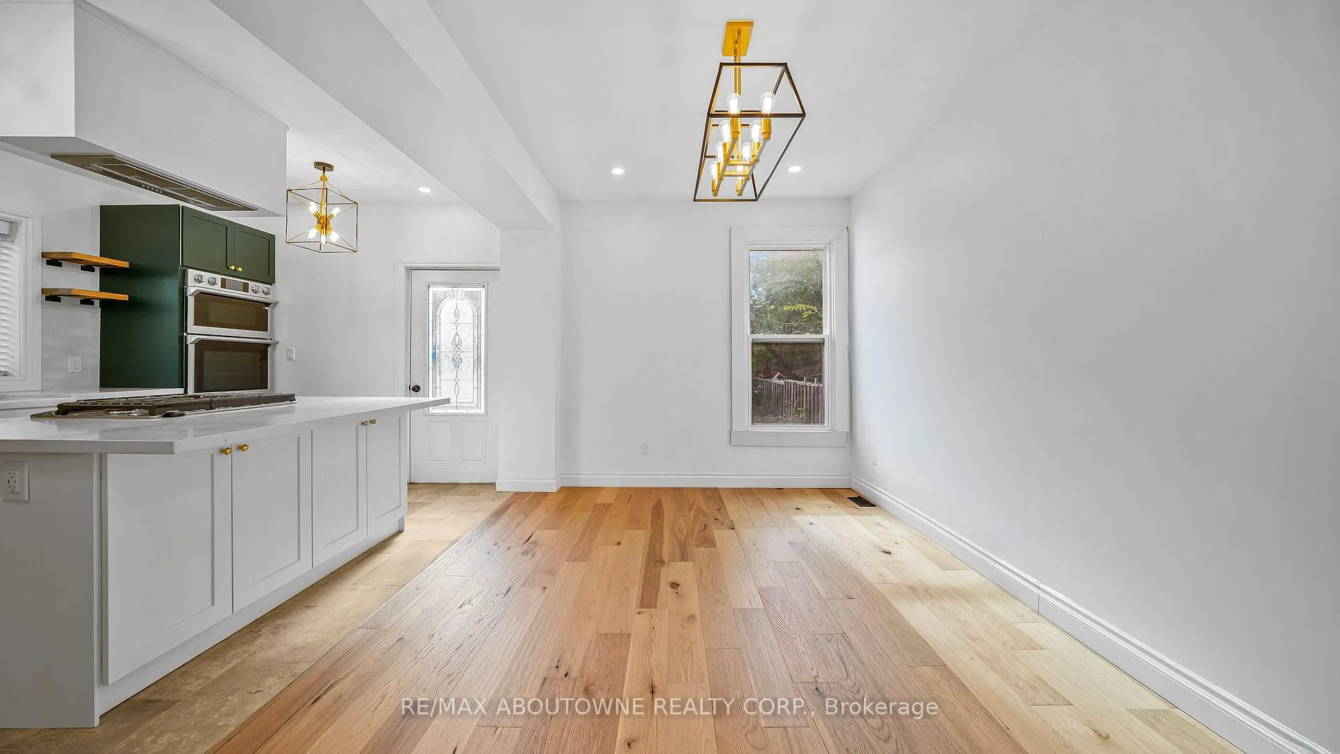 Photo 11 of 708 Wilson Street, Hamilton, Gibson — HOMEH