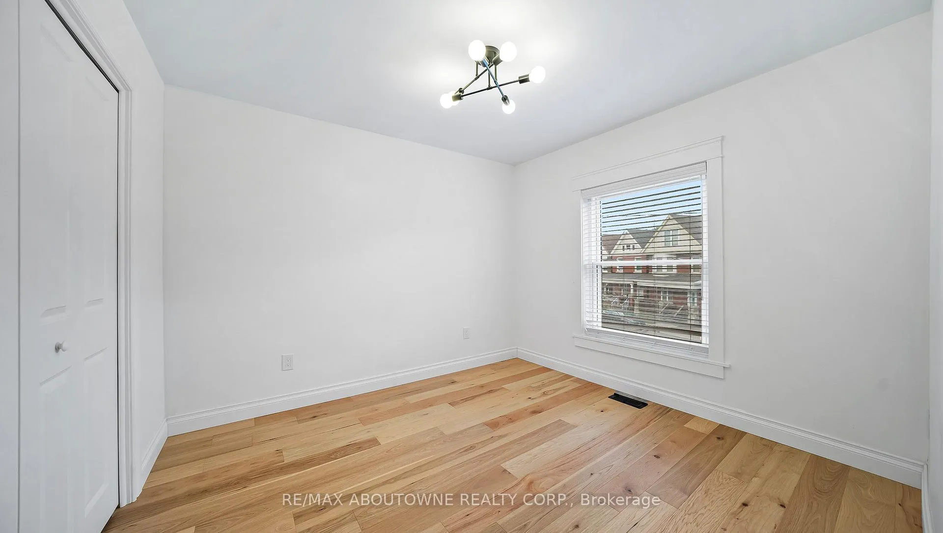 Photo 18 of 708 Wilson Street, Hamilton, Gibson — HOMEH