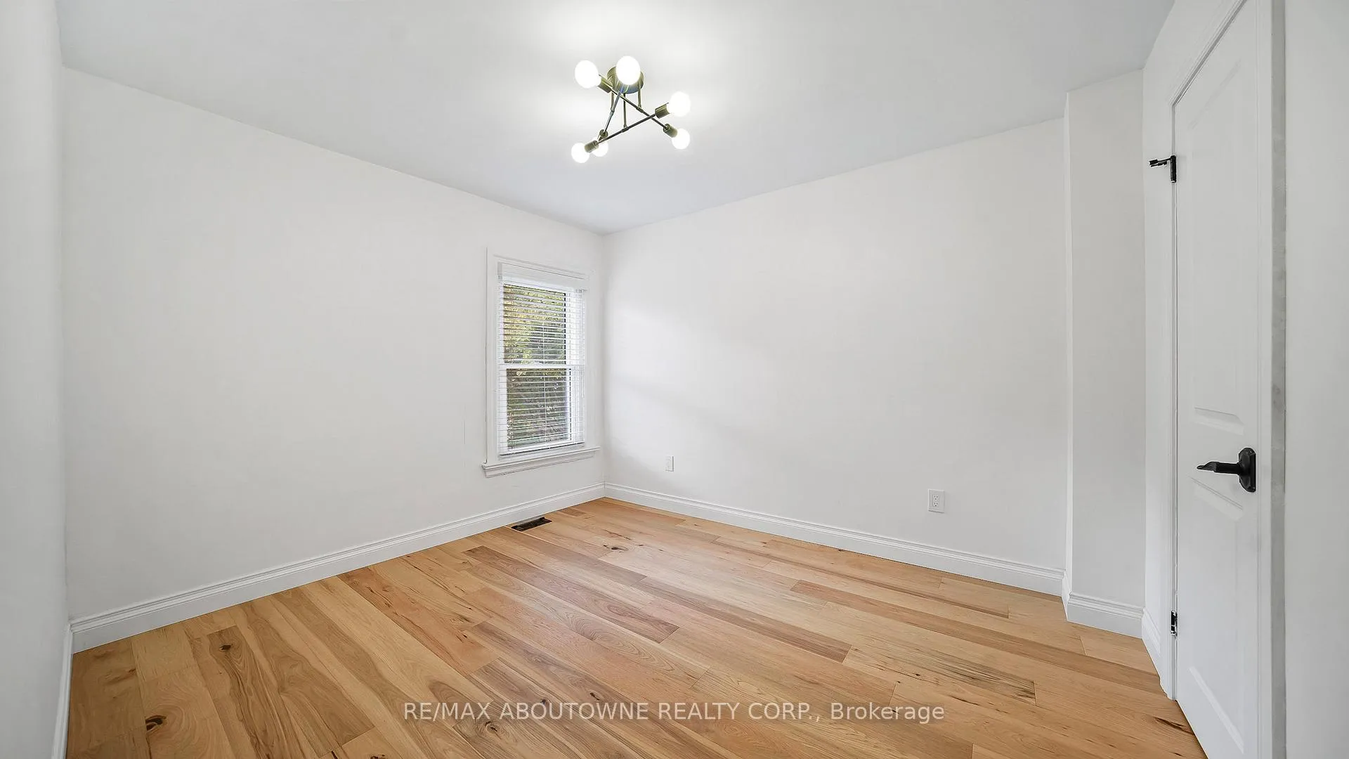 Photo 20 of 708 Wilson Street, Hamilton, Gibson — HOMEH