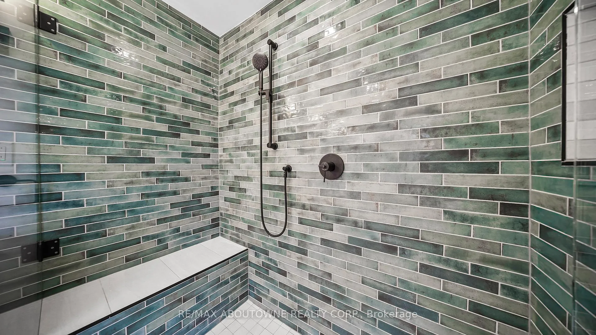 Photo 24 of 708 Wilson Street, Hamilton, Gibson — HOMEH