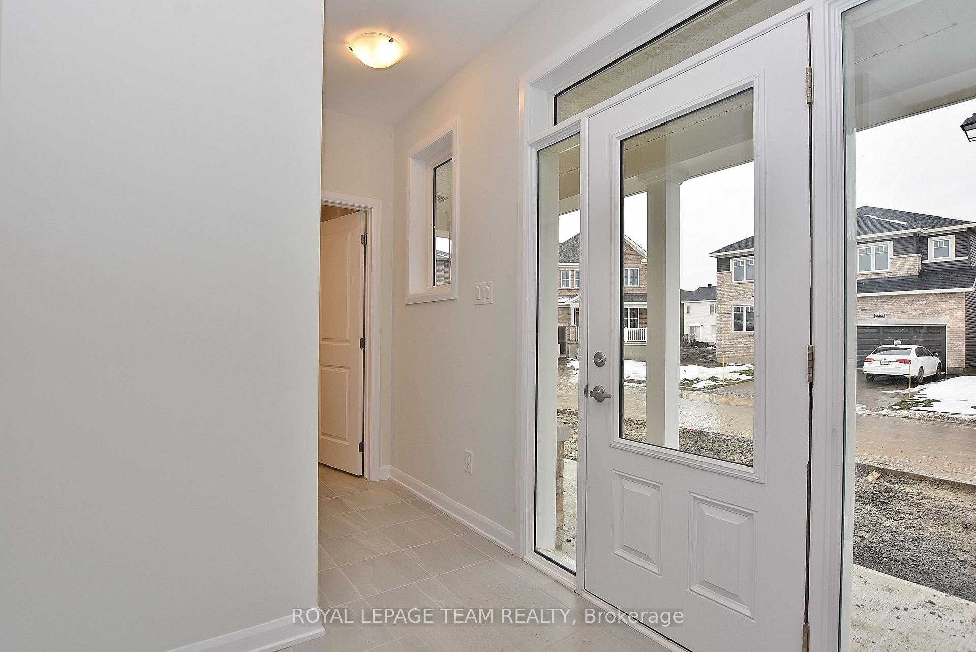 Photo 4 of 22 Sweet Pea Way, Ottawa, Kanata - Kanata Lakes/Heritage Hills — HOMEH