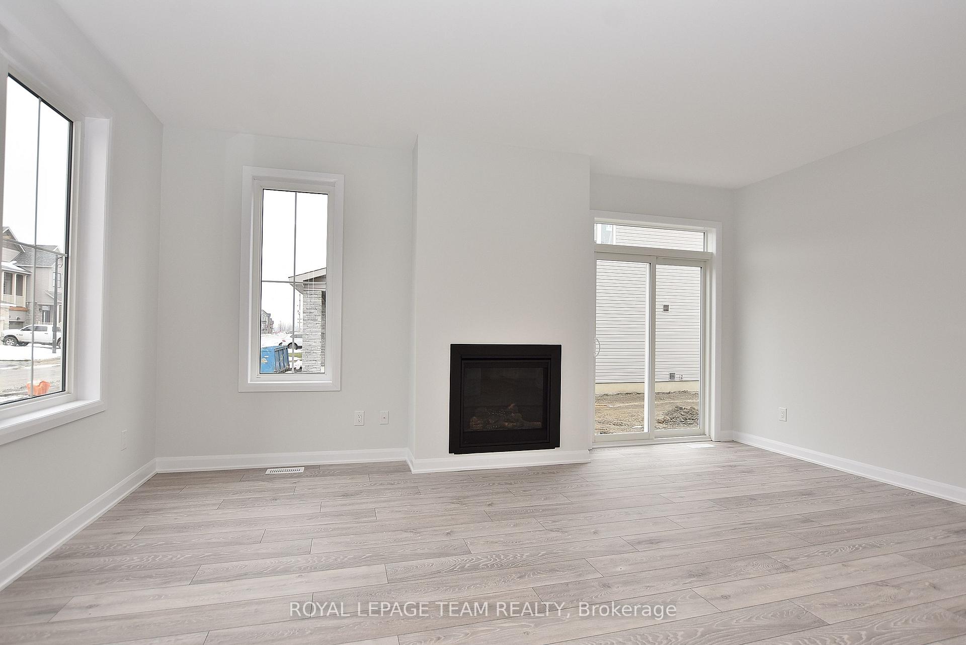 Photo 5 of 22 Sweet Pea Way, Ottawa, Kanata - Kanata Lakes/Heritage Hills — HOMEH
