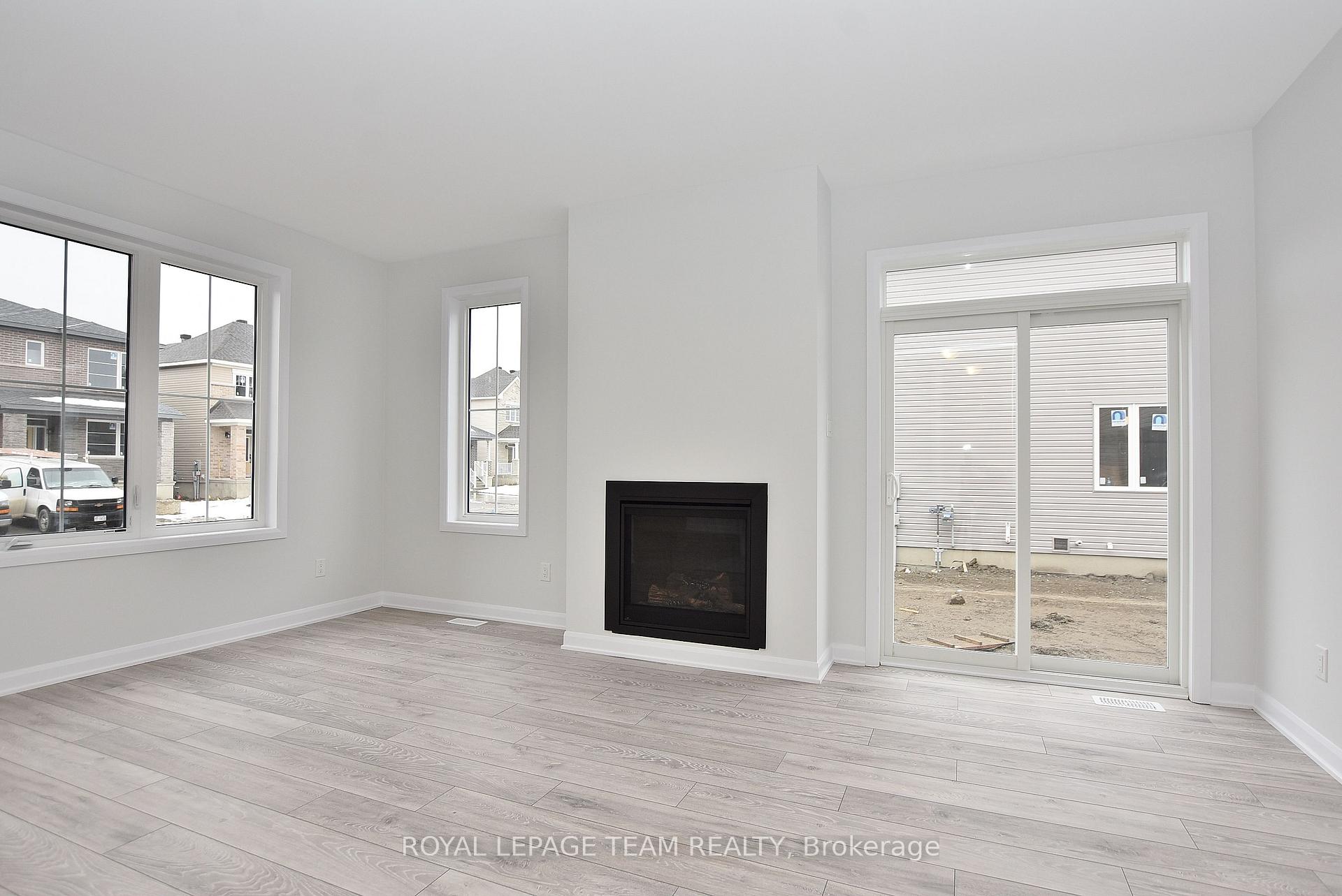 Photo 9 of 22 Sweet Pea Way, Ottawa, Kanata - Kanata Lakes/Heritage Hills — HOMEH