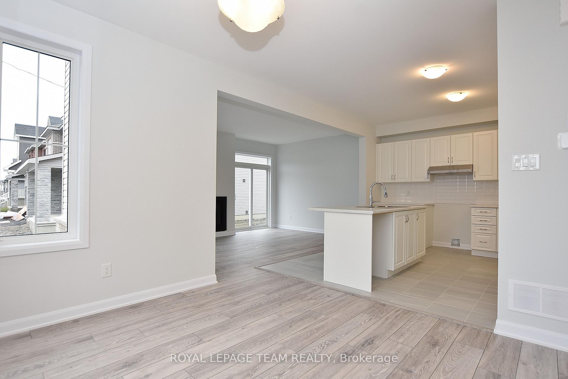 Photo 11 of 22 Sweet Pea Way, Ottawa, Kanata - Kanata Lakes/Heritage Hills — HOMEH