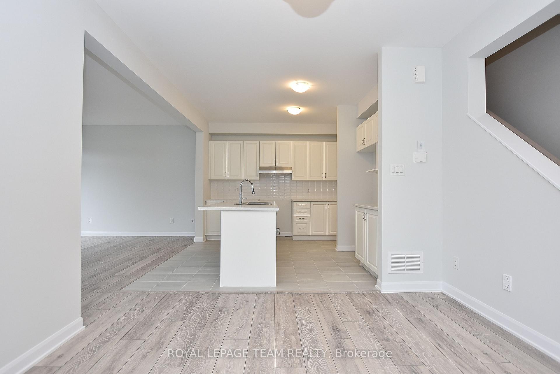Photo 12 of 22 Sweet Pea Way, Ottawa, Kanata - Kanata Lakes/Heritage Hills — HOMEH