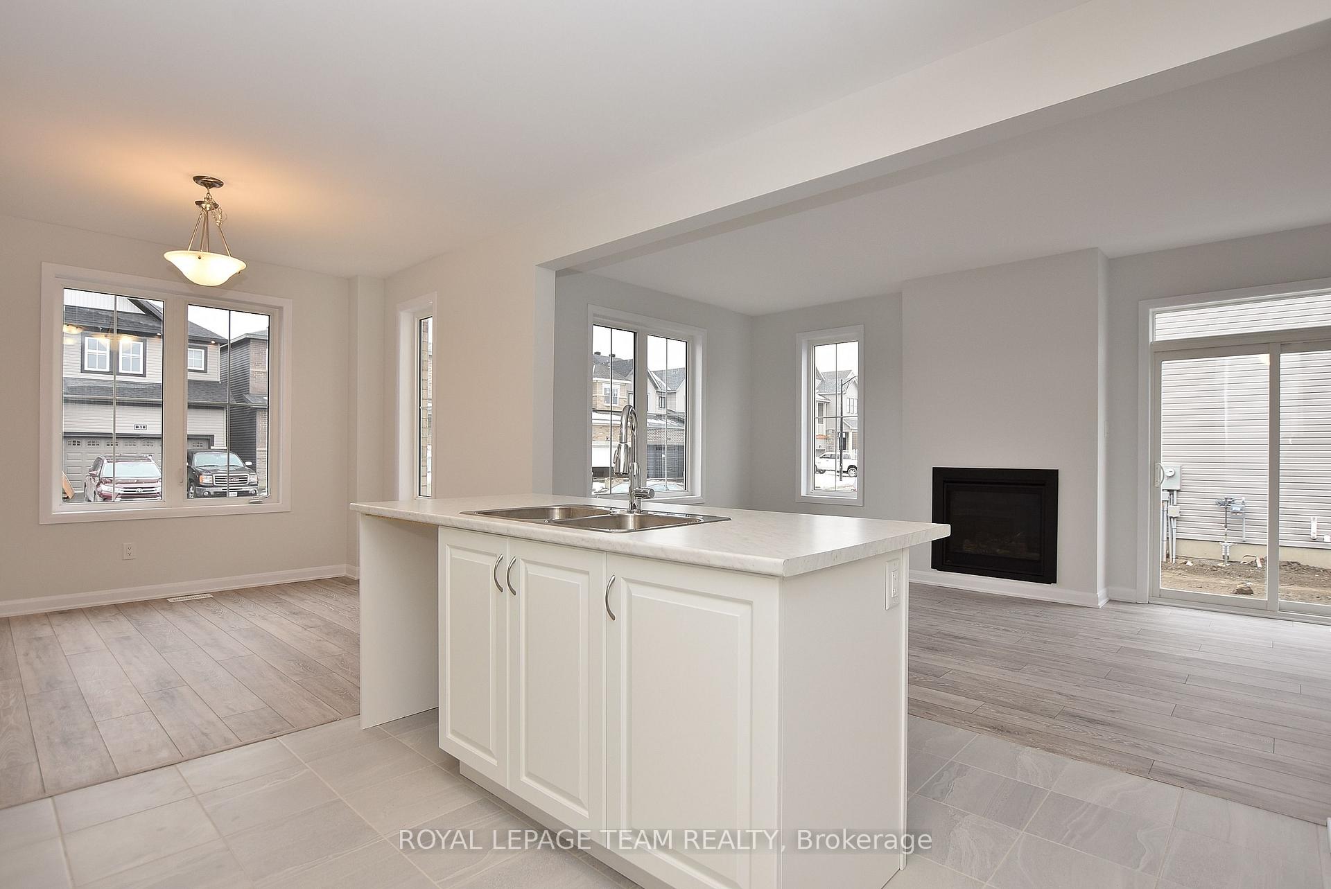 Photo 17 of 22 Sweet Pea Way, Ottawa, Kanata - Kanata Lakes/Heritage Hills — HOMEH