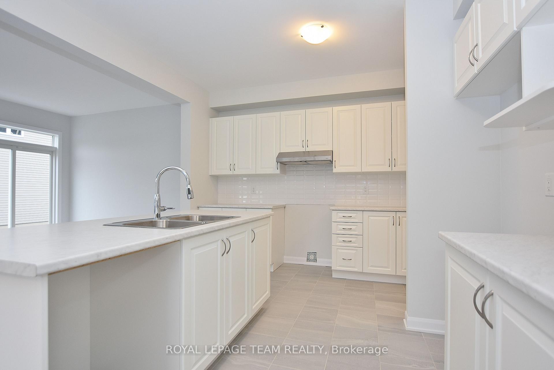 Photo 18 of 22 Sweet Pea Way, Ottawa, Kanata - Kanata Lakes/Heritage Hills — HOMEH