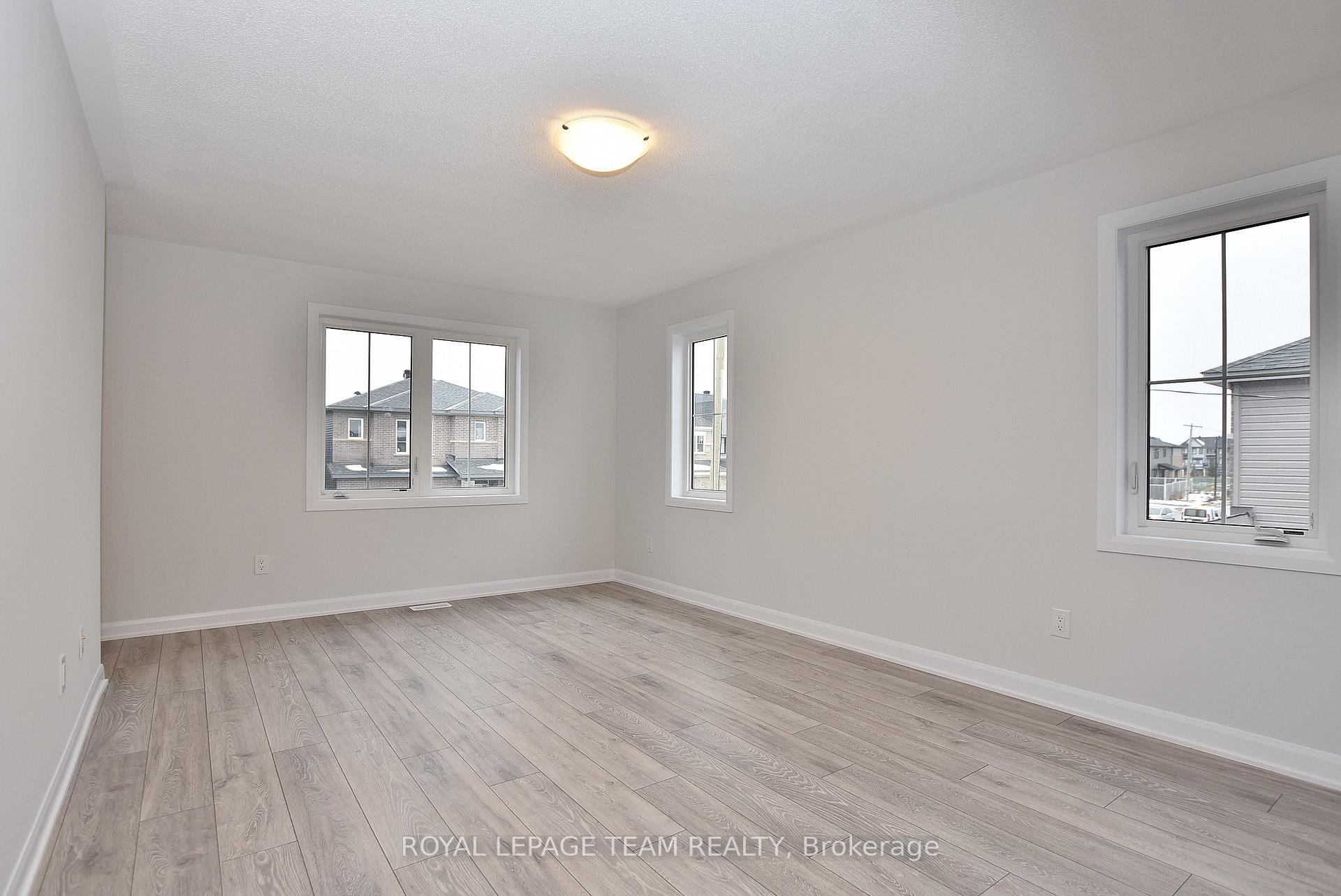 Photo 19 of 22 Sweet Pea Way, Ottawa, Kanata - Kanata Lakes/Heritage Hills — HOMEH