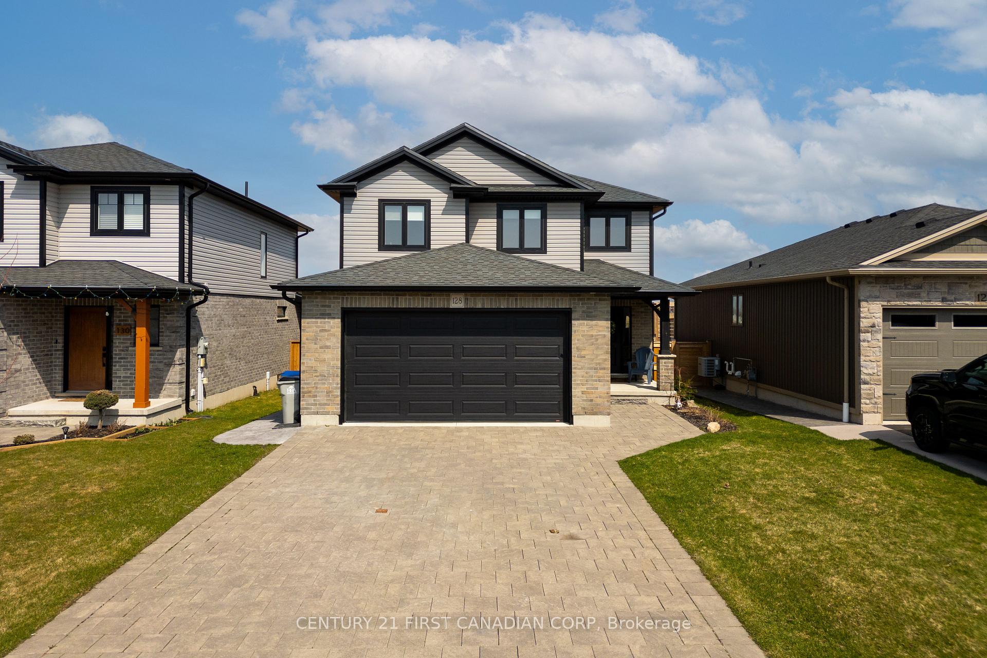Photo 5 of 128 Gilmour Drive, Lucan Biddulph, Lucan — HOMEH