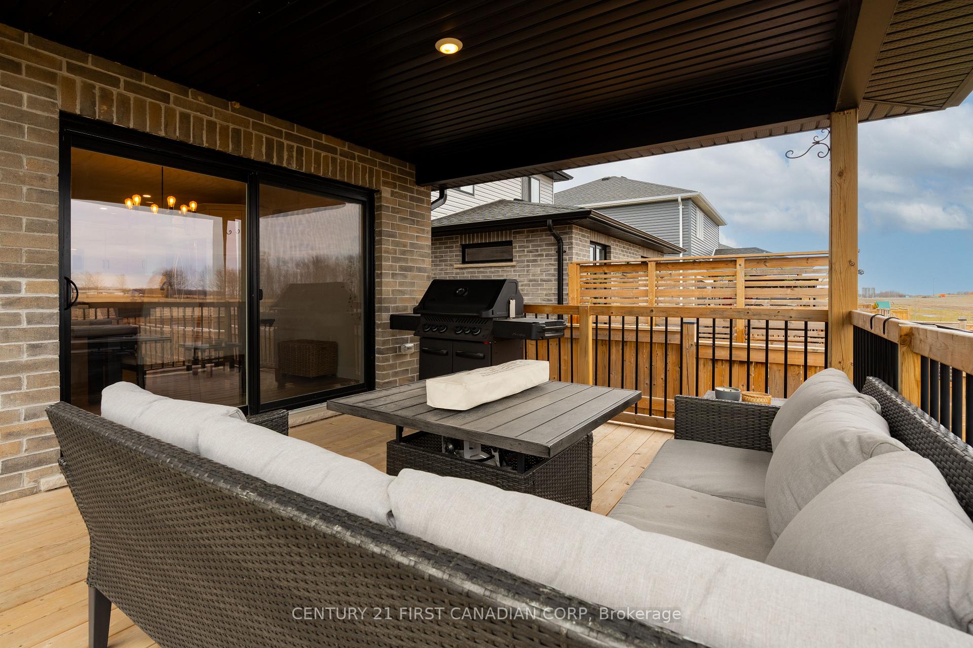Photo 9 of 128 Gilmour Drive, Lucan Biddulph, Lucan — HOMEH