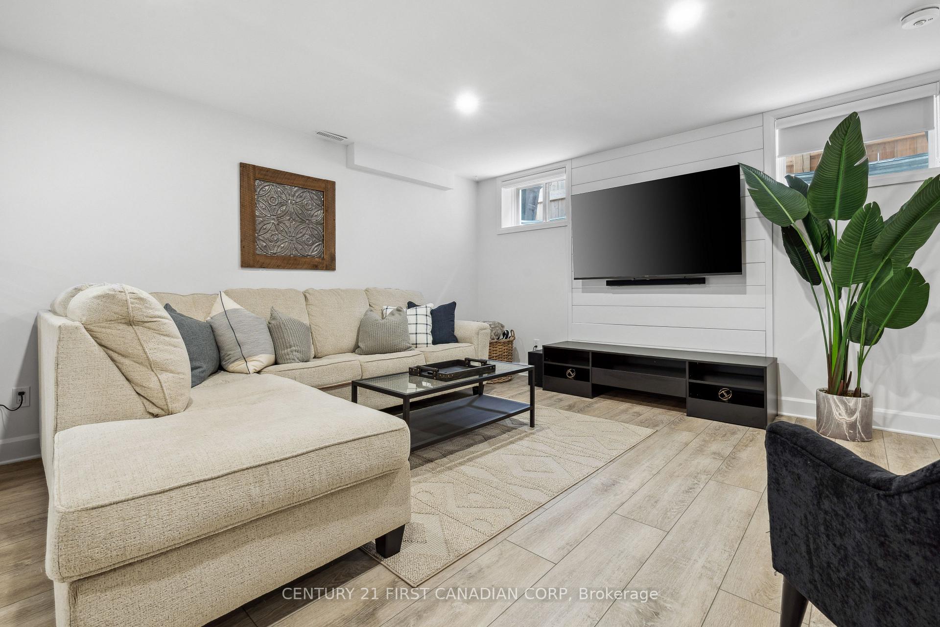 Photo 47 of 128 Gilmour Drive, Lucan Biddulph, Lucan — HOMEH