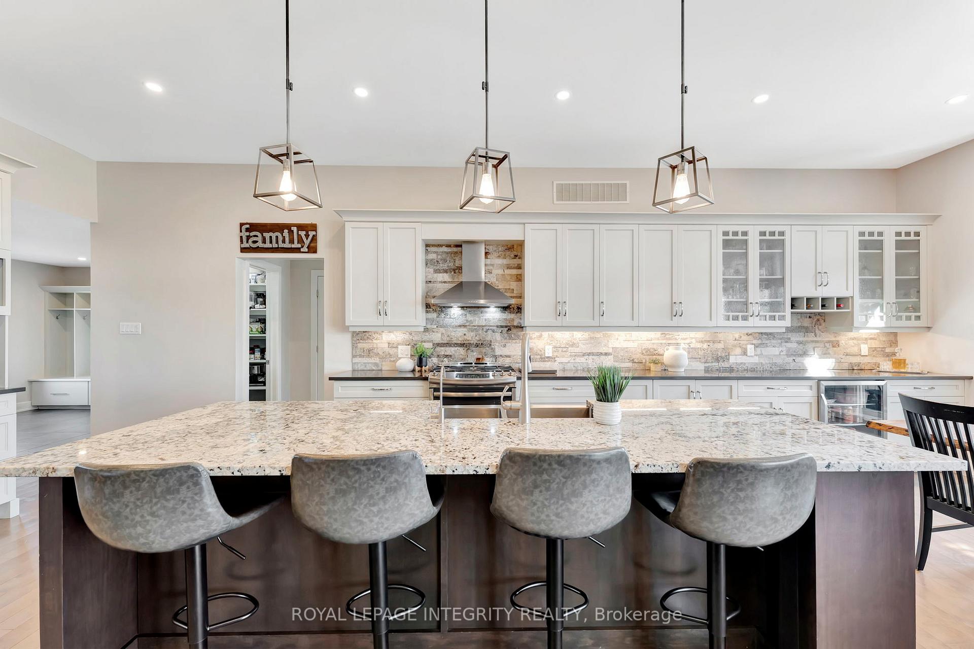 Photo 6 of 2198 Maple Forest Drive, Ottawa, North Gower — HOMEH