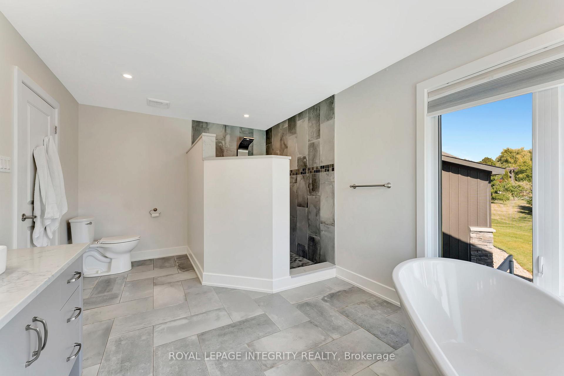 Photo 19 of 2198 Maple Forest Drive, Ottawa, North Gower — HOMEH