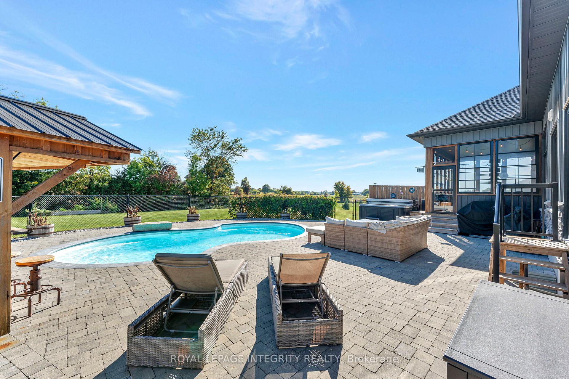 Photo 36 of 2198 Maple Forest Drive, Ottawa, North Gower — HOMEH