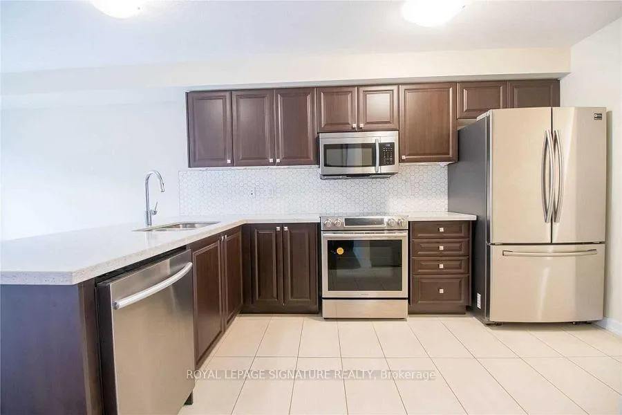 Photo 10 of 76 Scarletwood Street, Hamilton, Stoney Creek — HOMEH
