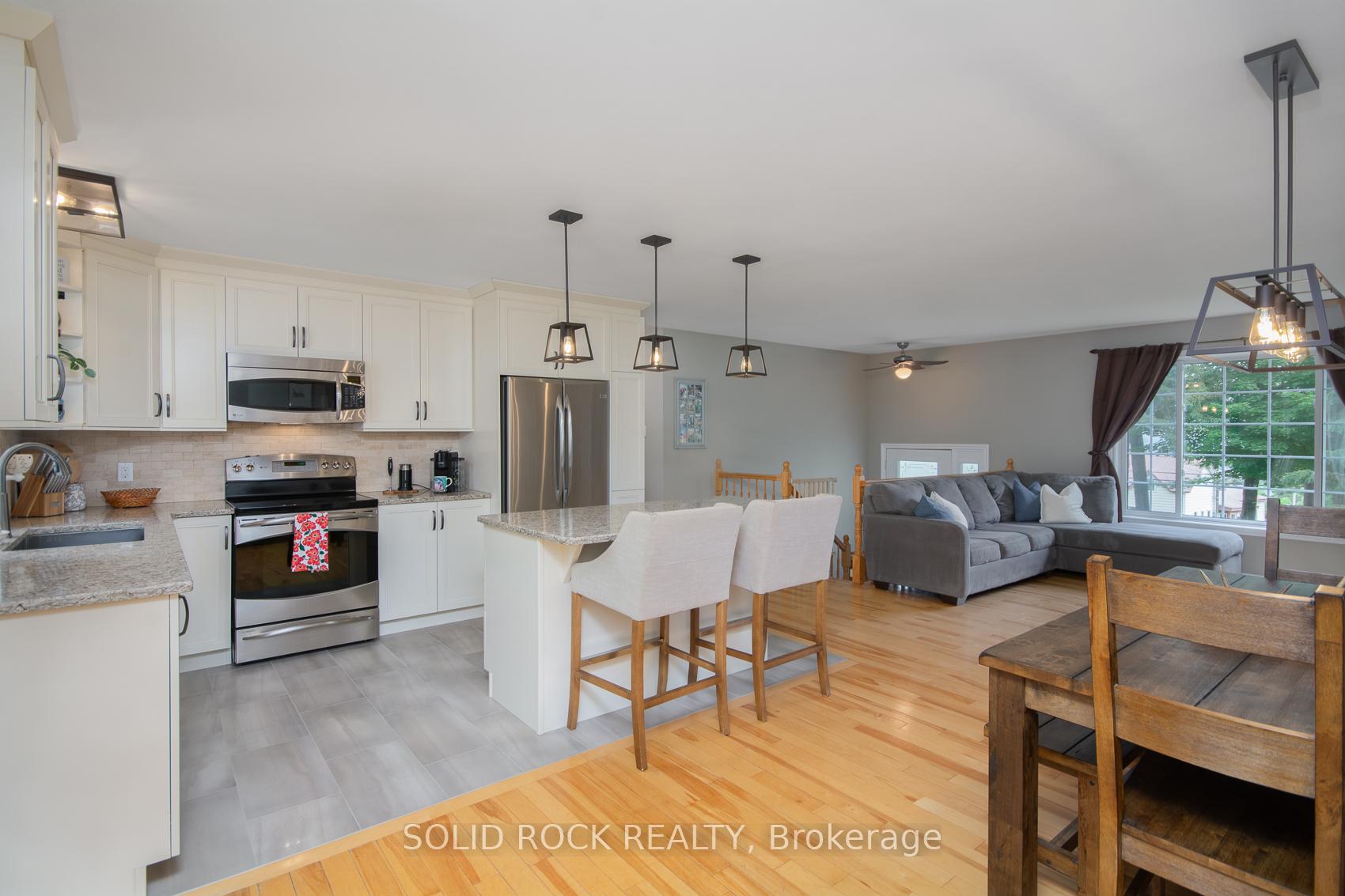 Photo 8 of 6 Robbins Lane, McNab/Braeside, Mcnab/Braeside Twps — HOMEH