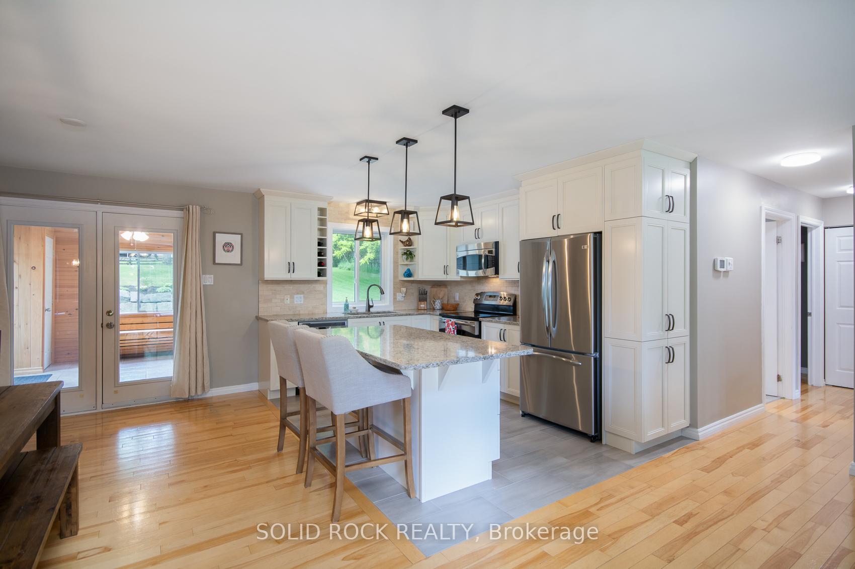 Photo 10 of 6 Robbins Lane, McNab/Braeside, Mcnab/Braeside Twps — HOMEH