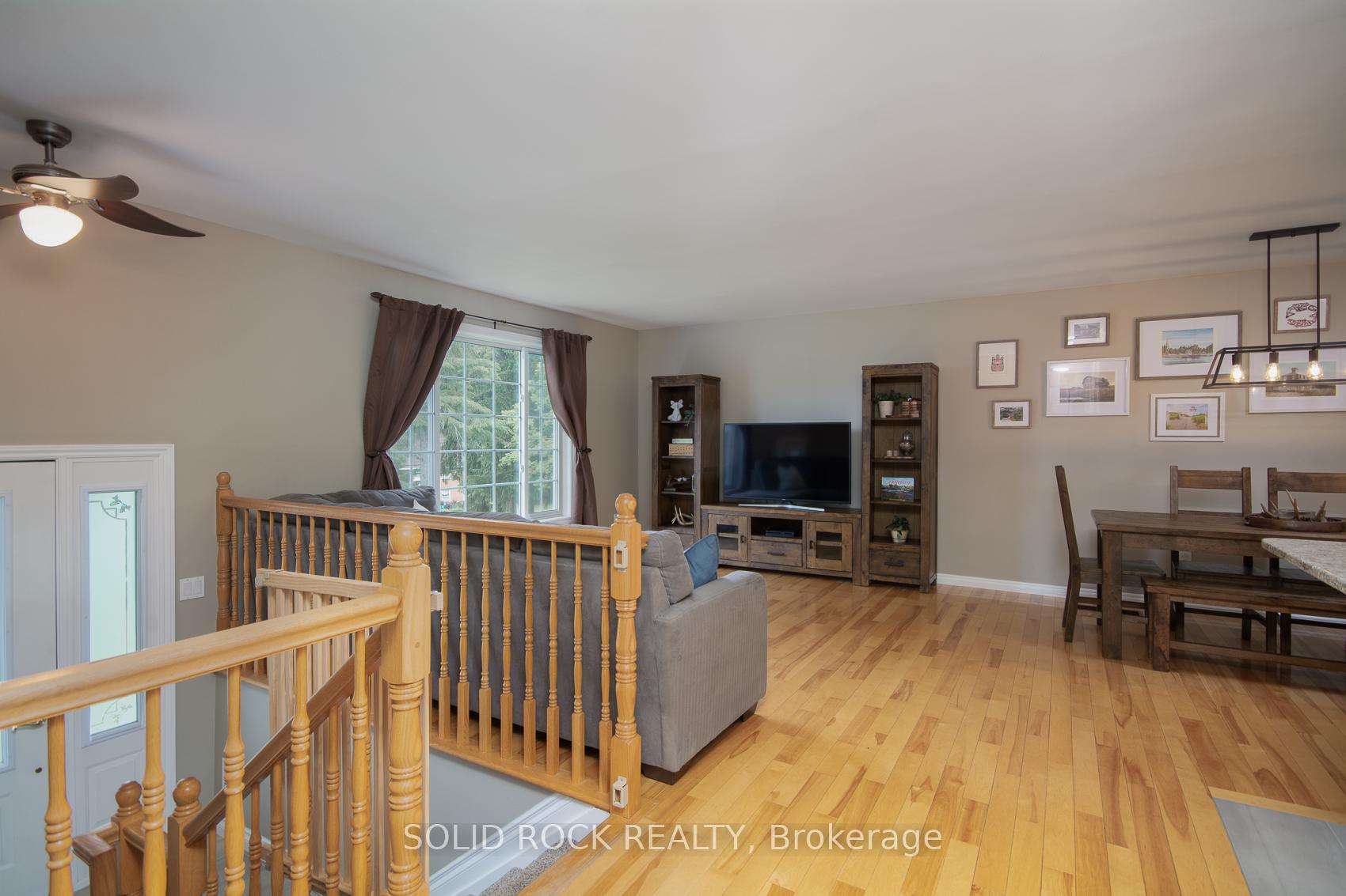 Photo 12 of 6 Robbins Lane, McNab/Braeside, Mcnab/Braeside Twps — HOMEH