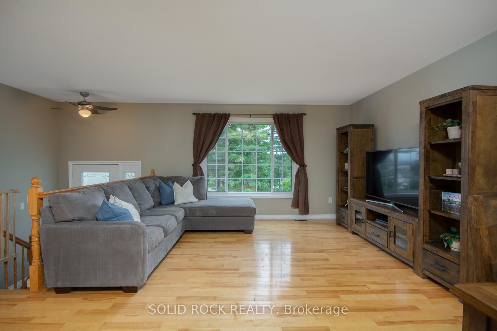 Photo 16 of 6 Robbins Lane, McNab/Braeside, Mcnab/Braeside Twps — HOMEH