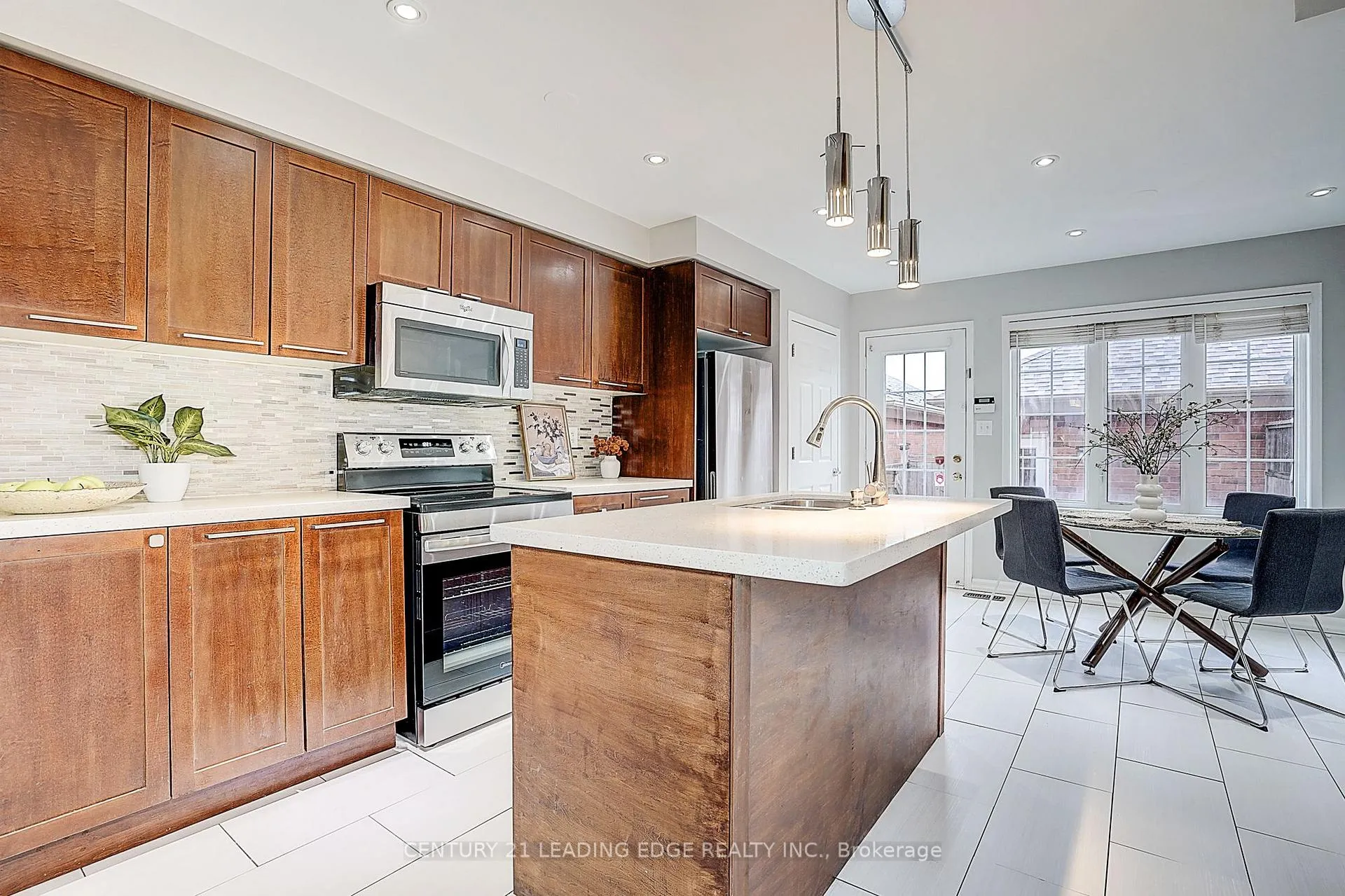 Photo 15 of 479 White's Hill Avenue, Markham, Cornell — HOMEH