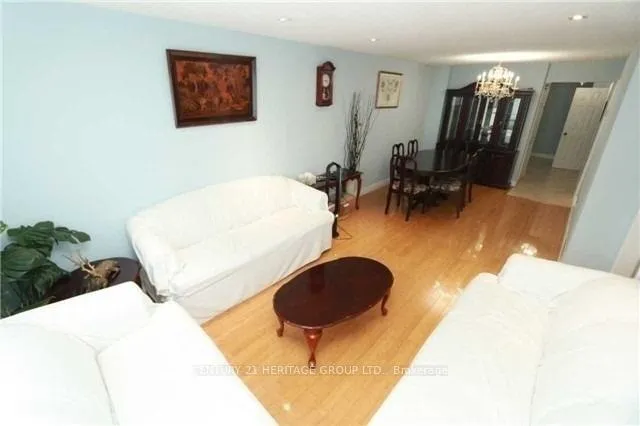 Photo 2 of Unit Main, 21 Chloe Crescent, Markham, Middlefield — HOMEH