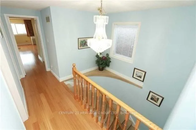 Photo 10 of Unit Main, 21 Chloe Crescent, Markham, Middlefield — HOMEH