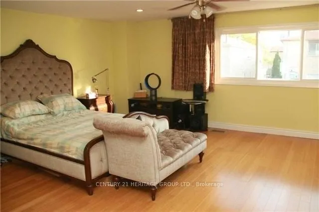 Photo 12 of Unit Main, 21 Chloe Crescent, Markham, Middlefield — HOMEH