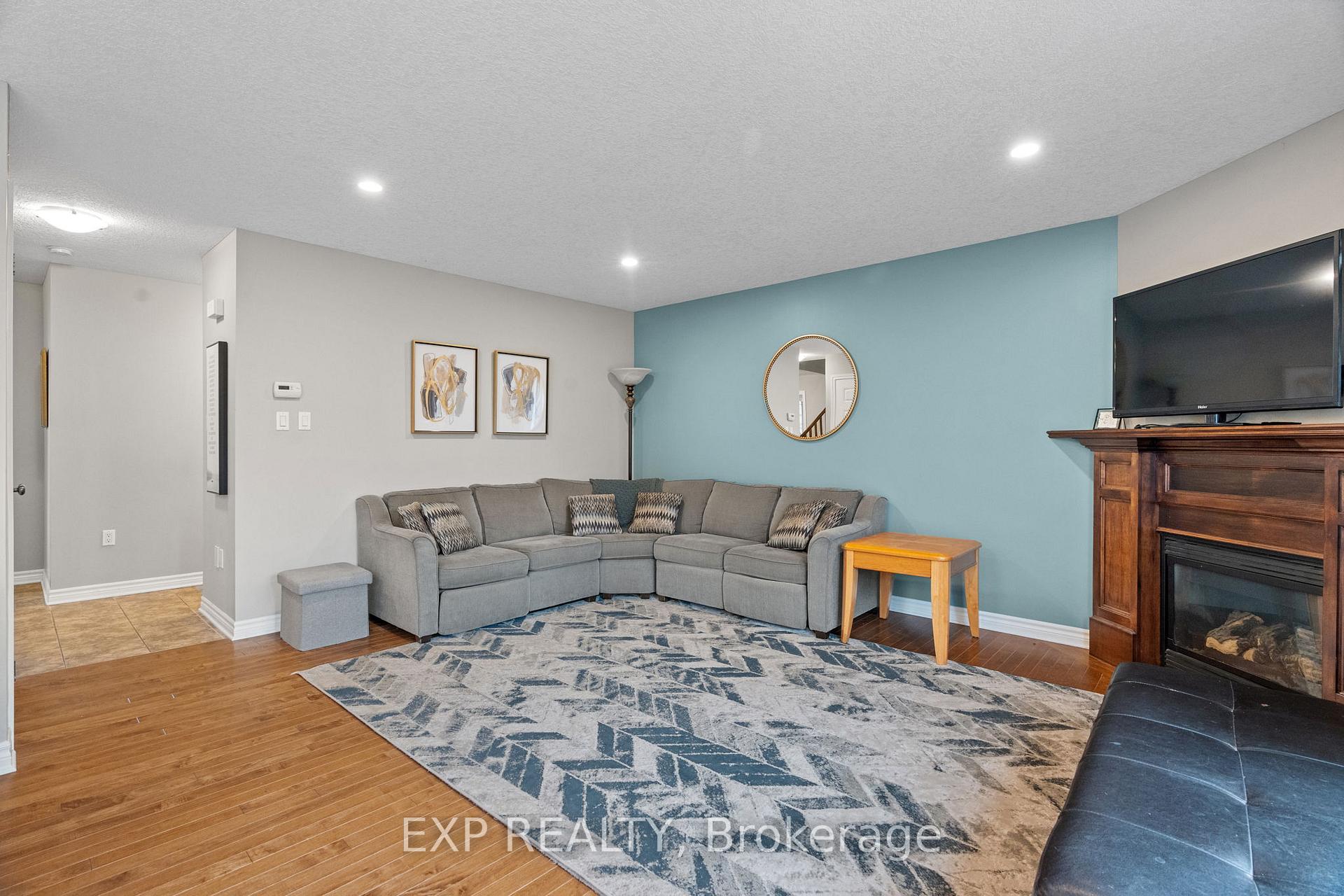 Photo 13 of 100 Radcliffe Crescent, Lucan Biddulph, Lucan — HOMEH