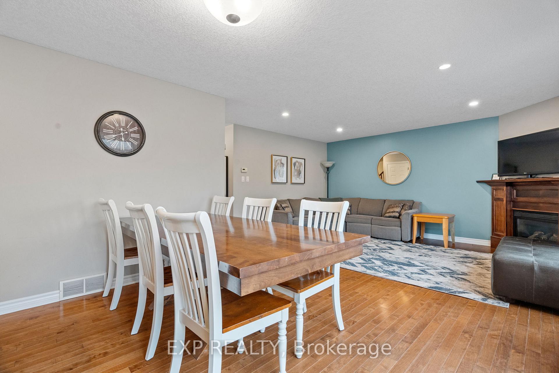 Photo 15 of 100 Radcliffe Crescent, Lucan Biddulph, Lucan — HOMEH