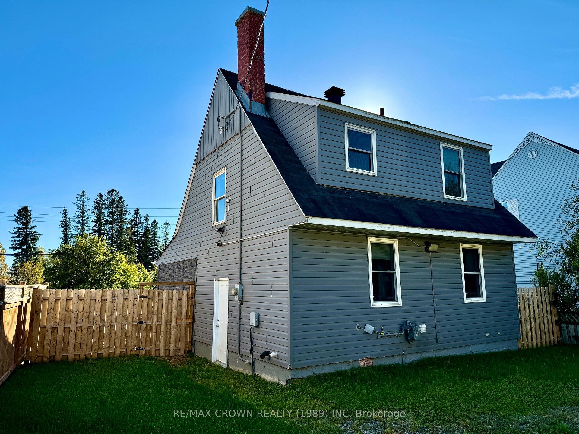 Photo 2 of 58 Riverside Drive, Kapuskasing — HOMEH