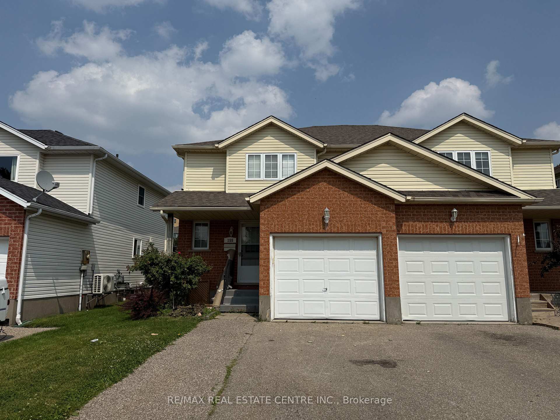 Front of 155 Highbrook Street N