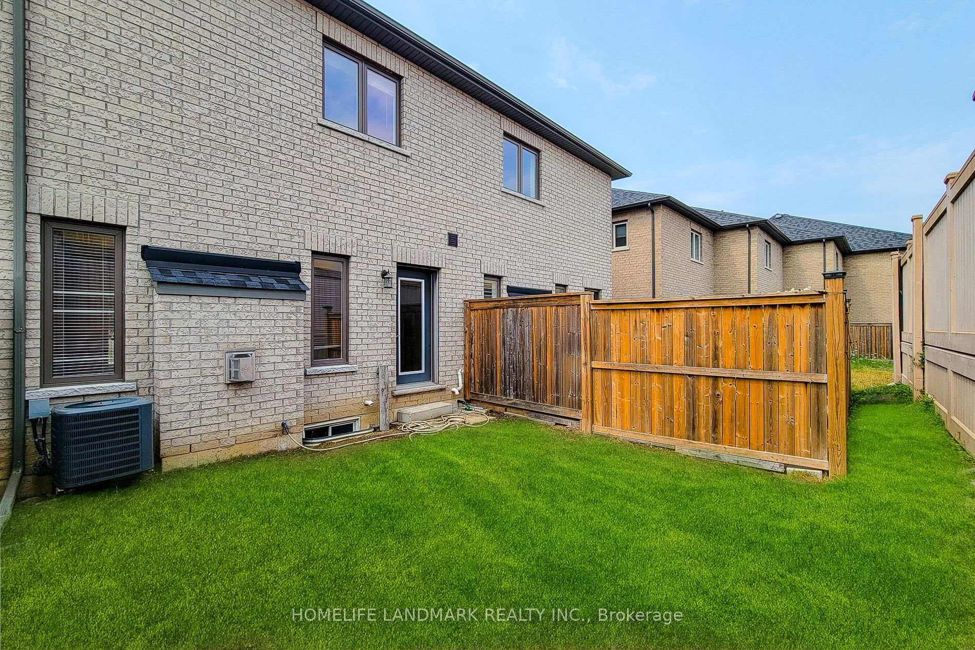 Photo 6 of 75 Sonoma Valley Crescent, Hamilton, Mewburn — HOMEH
