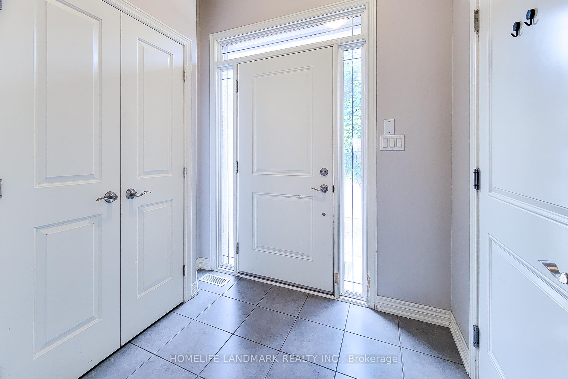 Photo 7 of 75 Sonoma Valley Crescent, Hamilton, Mewburn — HOMEH