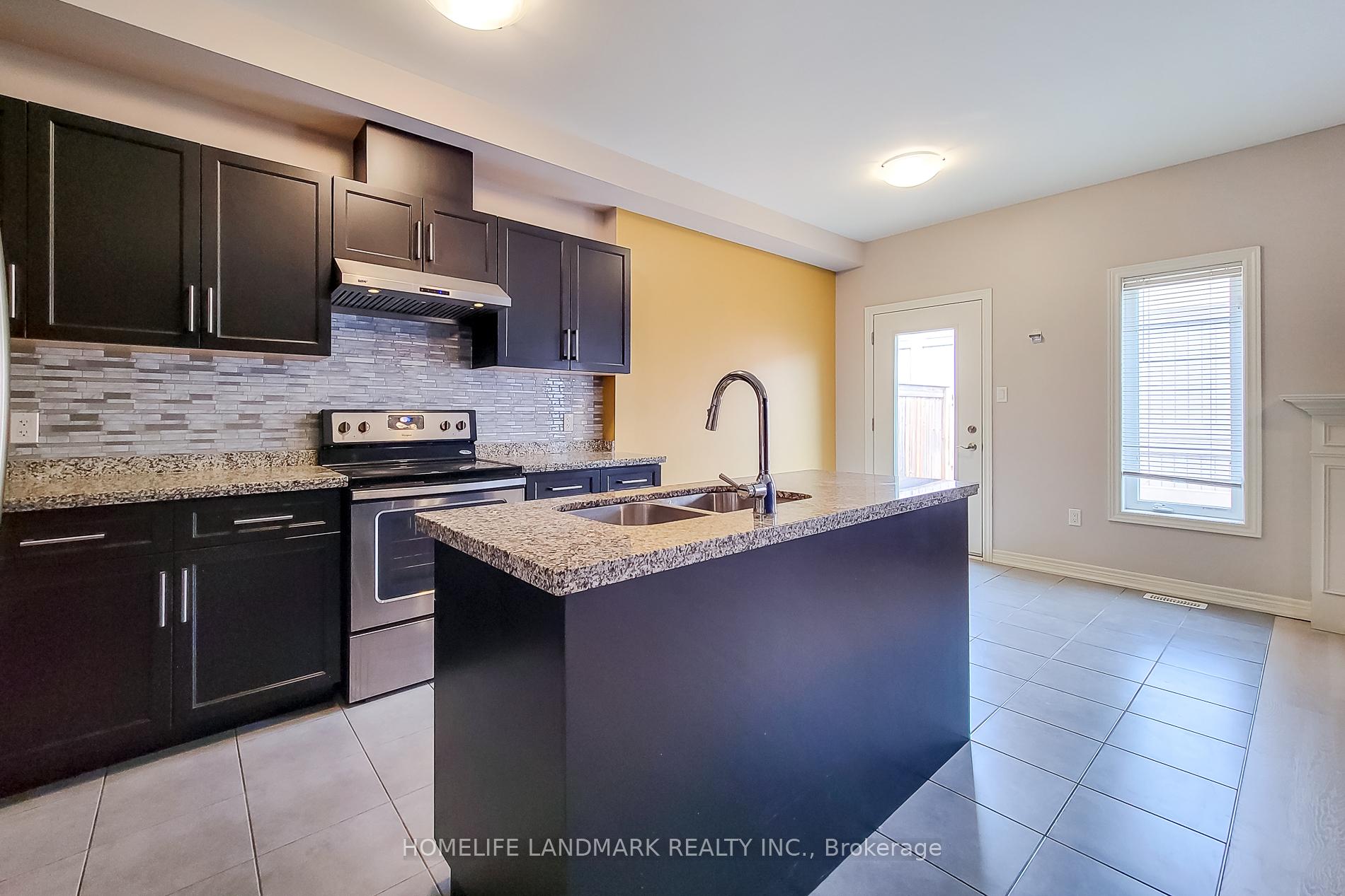 Photo 13 of 75 Sonoma Valley Crescent, Hamilton, Mewburn — HOMEH